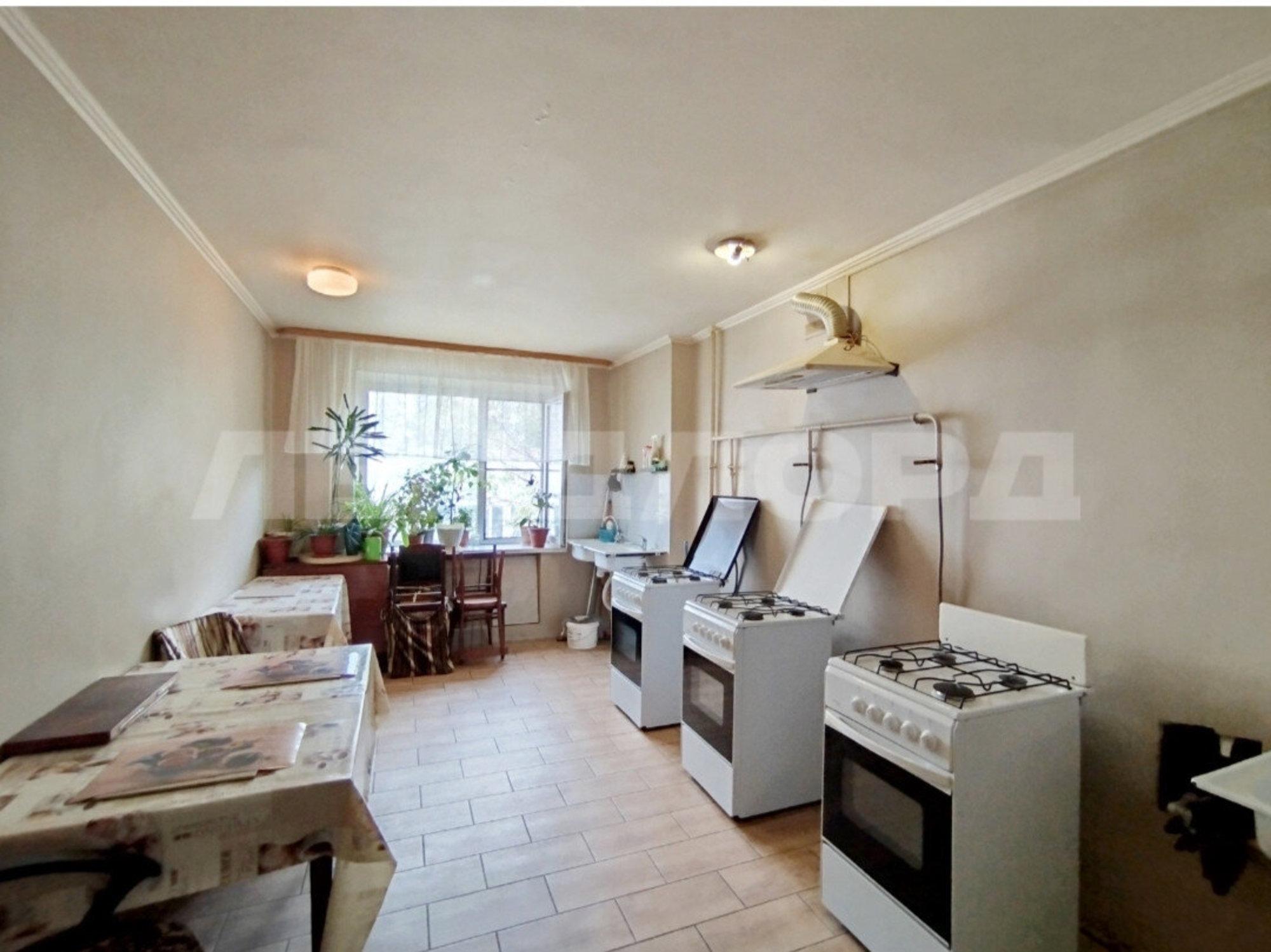 Сдать комнату за 10 000 рублей на проспект 40-летия Победы, 63/11