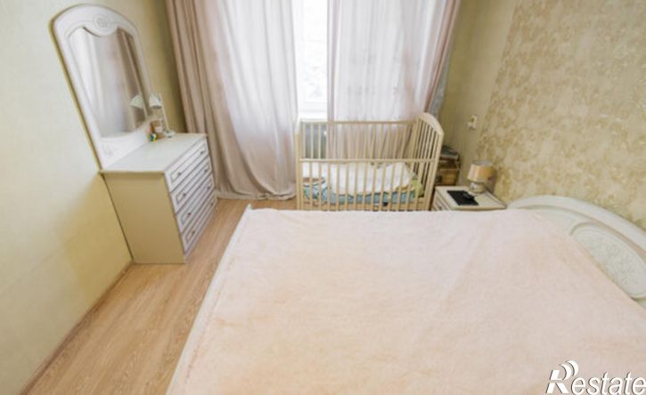 3-комн квартира улица Профинтерна, 11,  д. 11