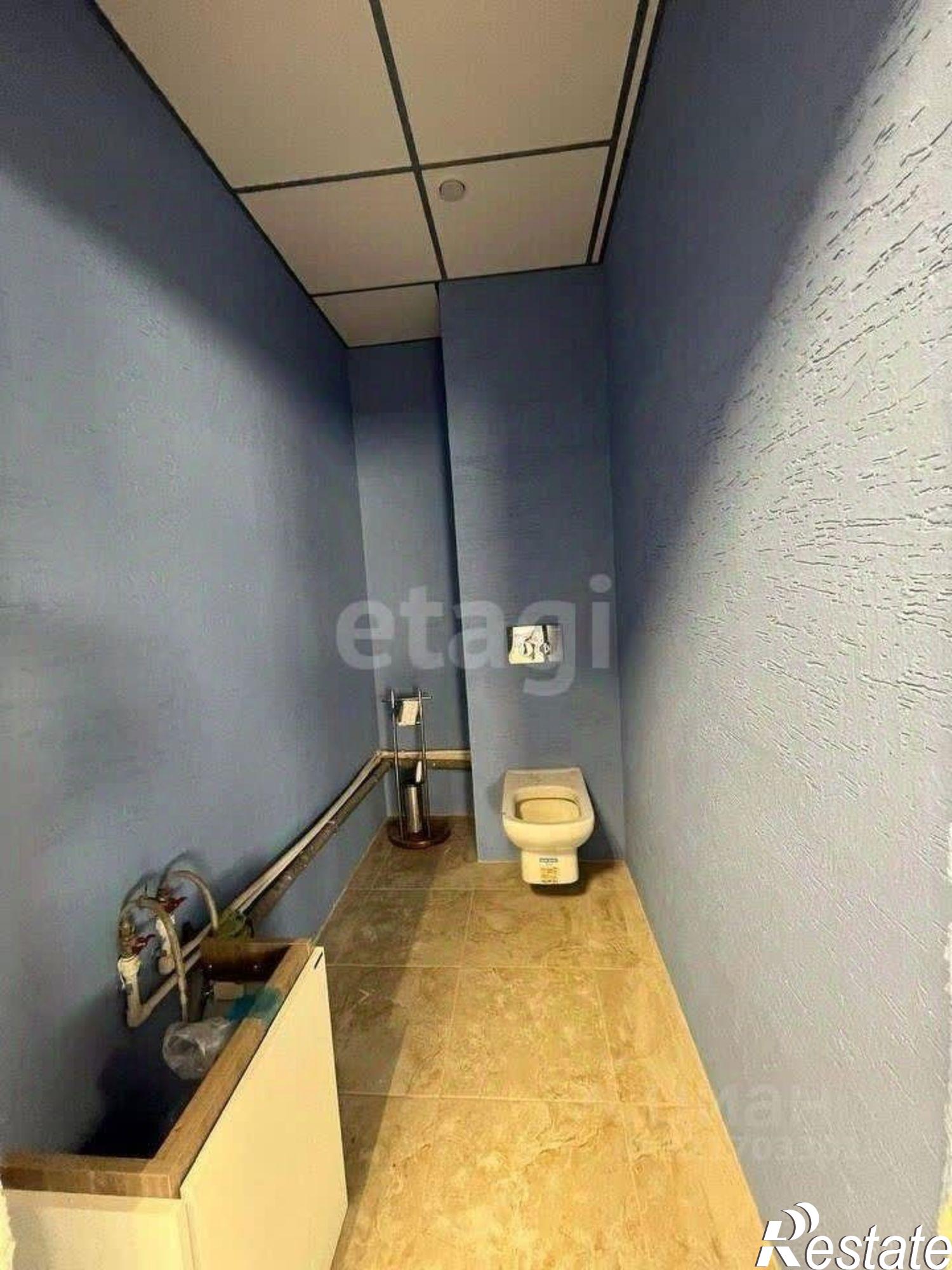 Купить офис, помещение под офис за 11 400 100 рублей на ул Портовая, 387