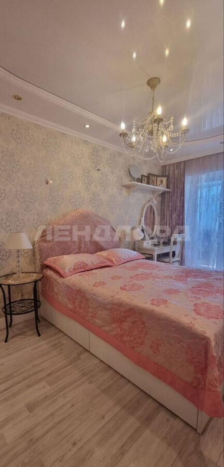 3-комн квартира улица Волкова, 11