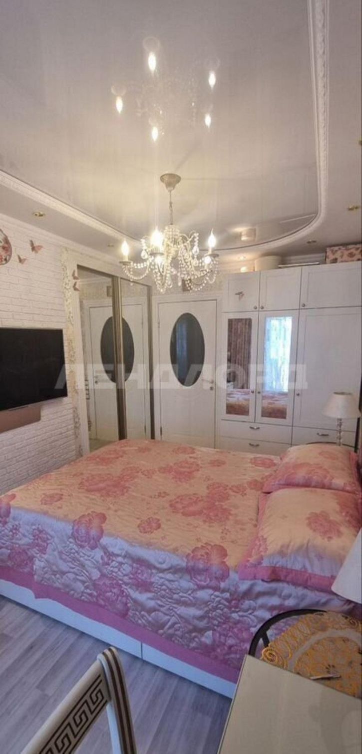 3-комн квартира улица Волкова, 11