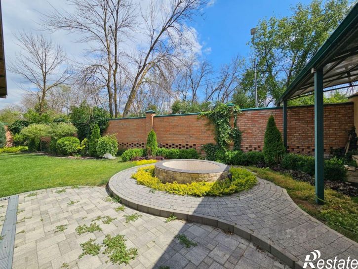 Коттедж/дом ул 1-я Оранжерейная, 1,  д. 1