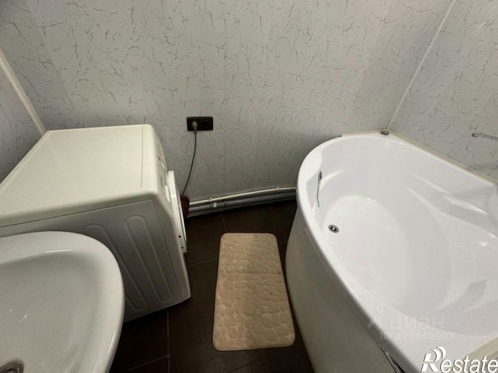 3-комн квартира Днепровский переулок, 103,  д. 103