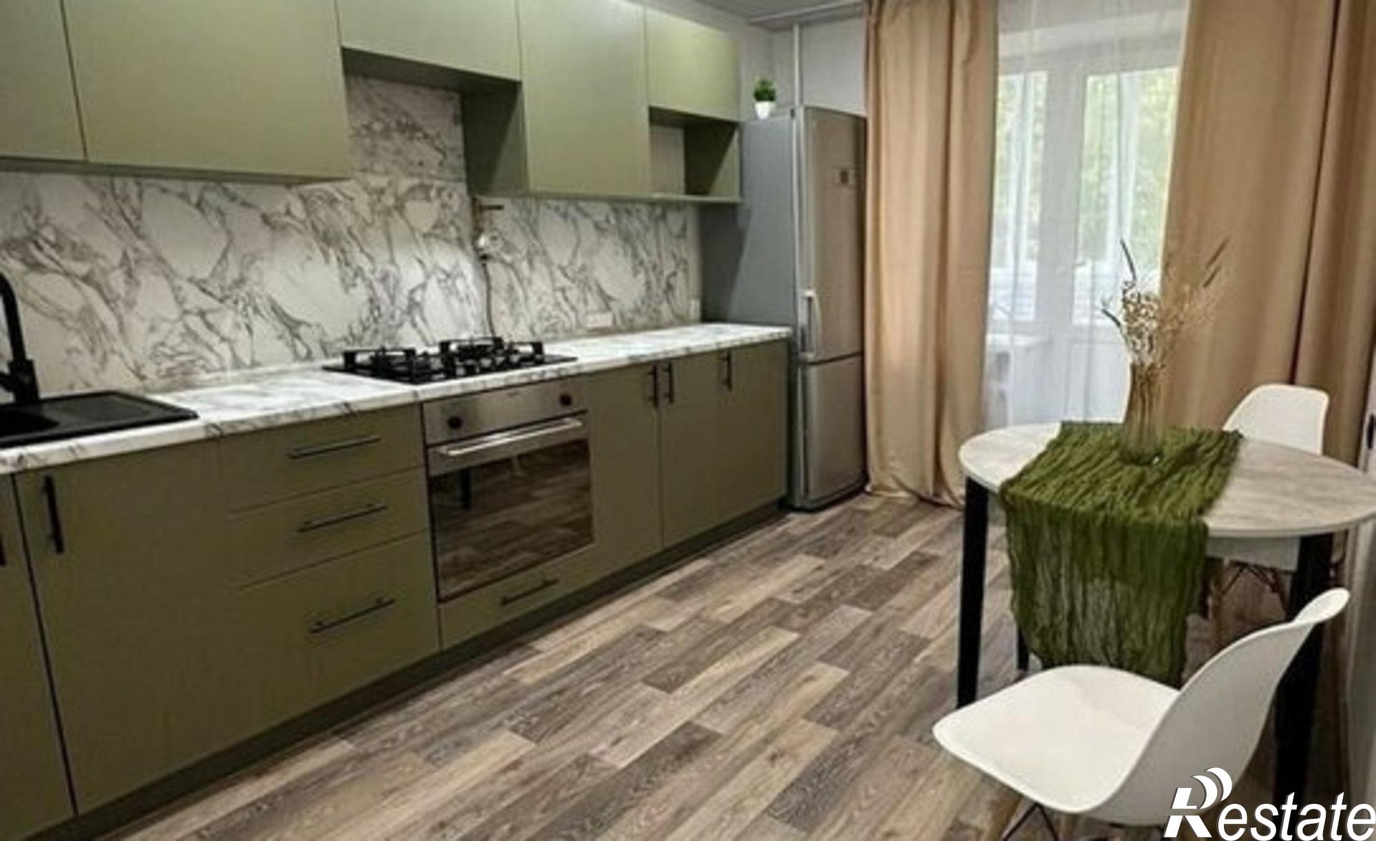 Купить квартиру за 4 100 000 рублей на проспект Стачки, 191