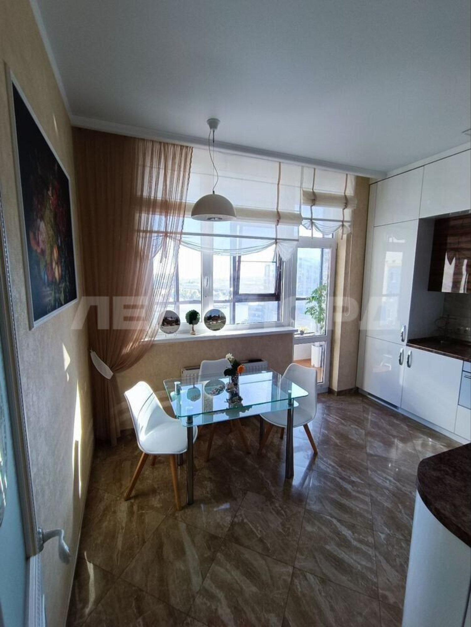 Купить квартиру за 20 000 000 рублей на переулок Островского, 1А