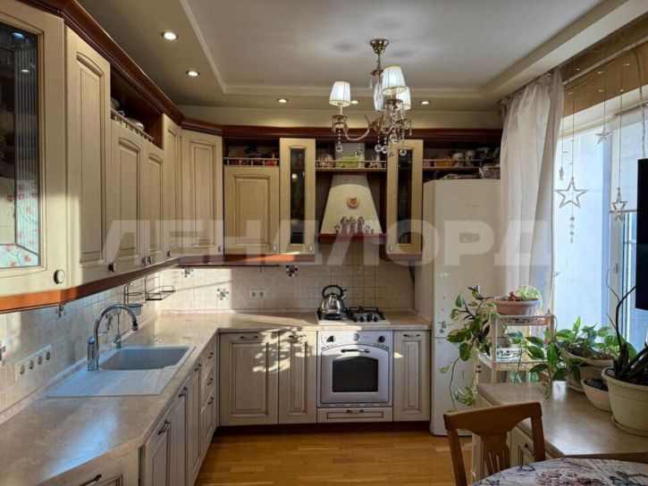 3-комн квартира Будённовский проспект, 96