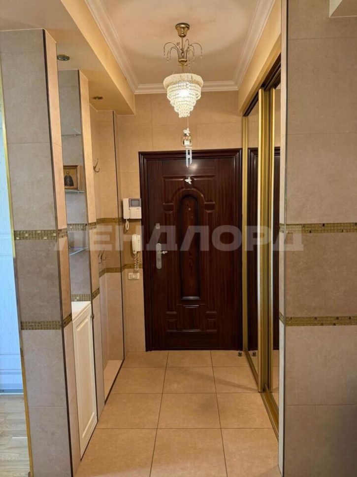 3-комн квартира Будённовский проспект, 96