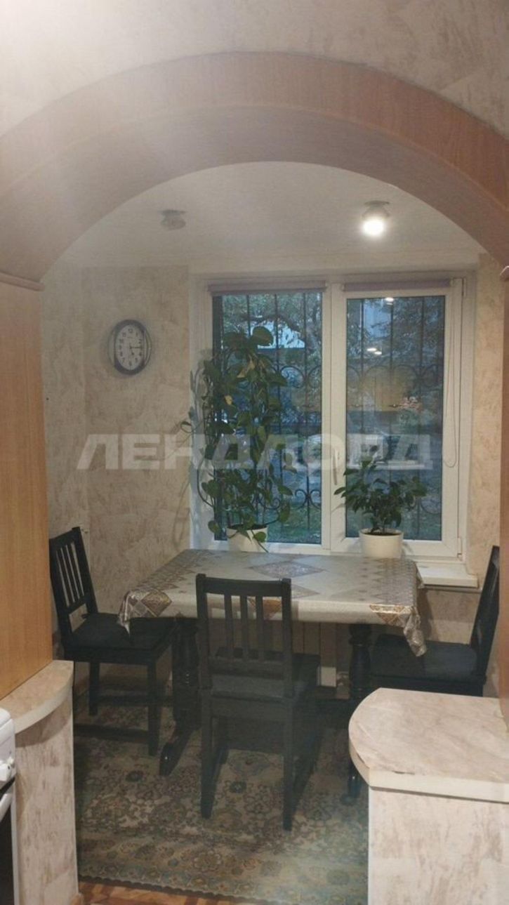 2-комн квартира проспект 40-летия Победы, 73/7