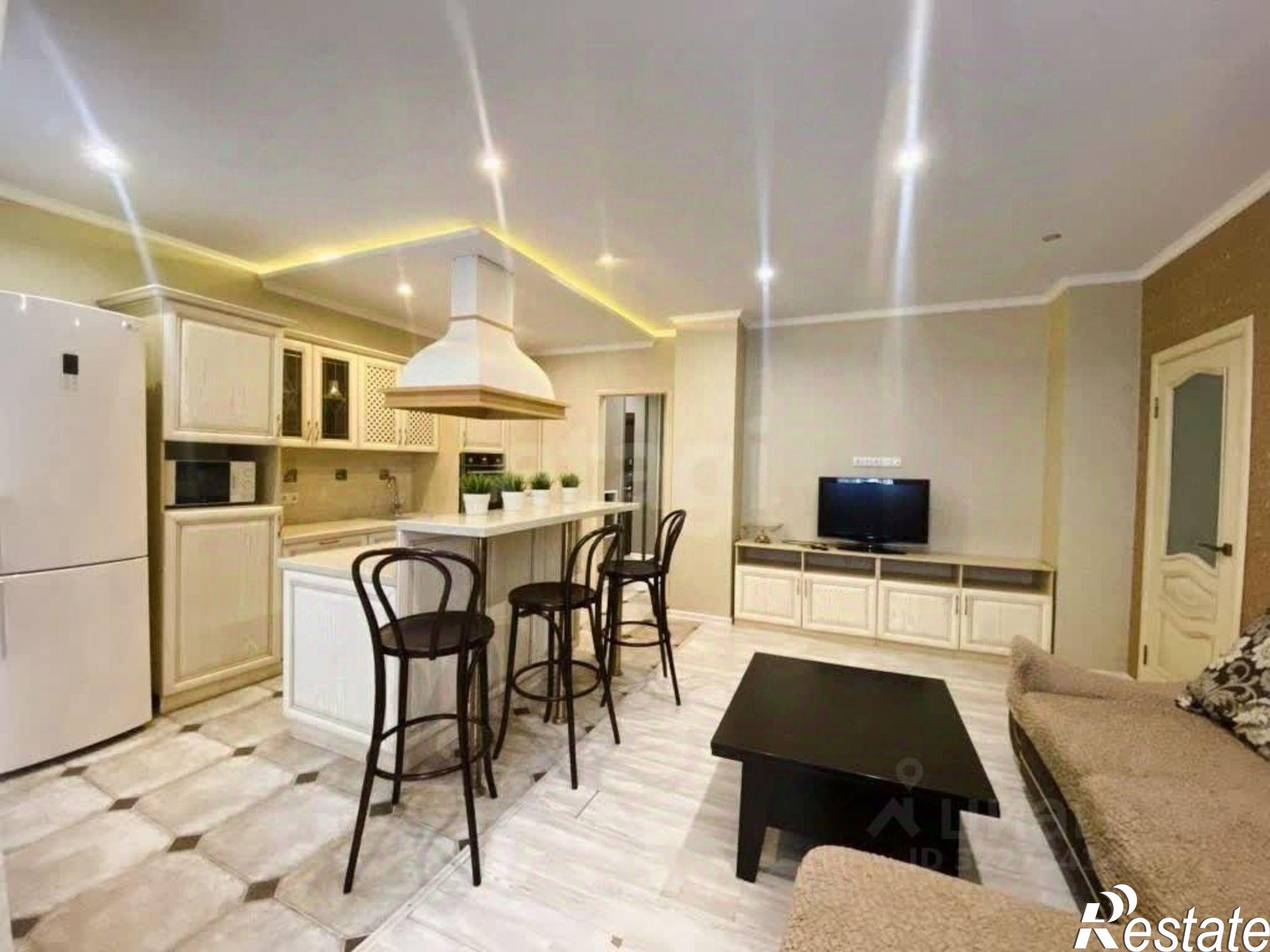 Сдать квартиру за 60 000 рублей на Гвардейский пер, 11/1