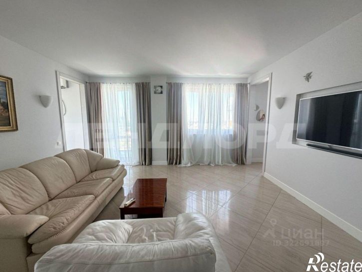 3-комн квартира улица Закруткина, 61,  д. 61