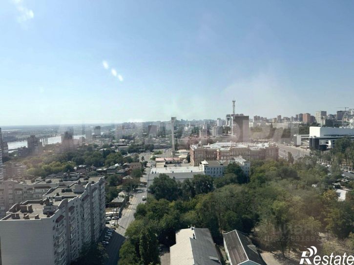 3-комн квартира улица Закруткина, 61,  д. 61