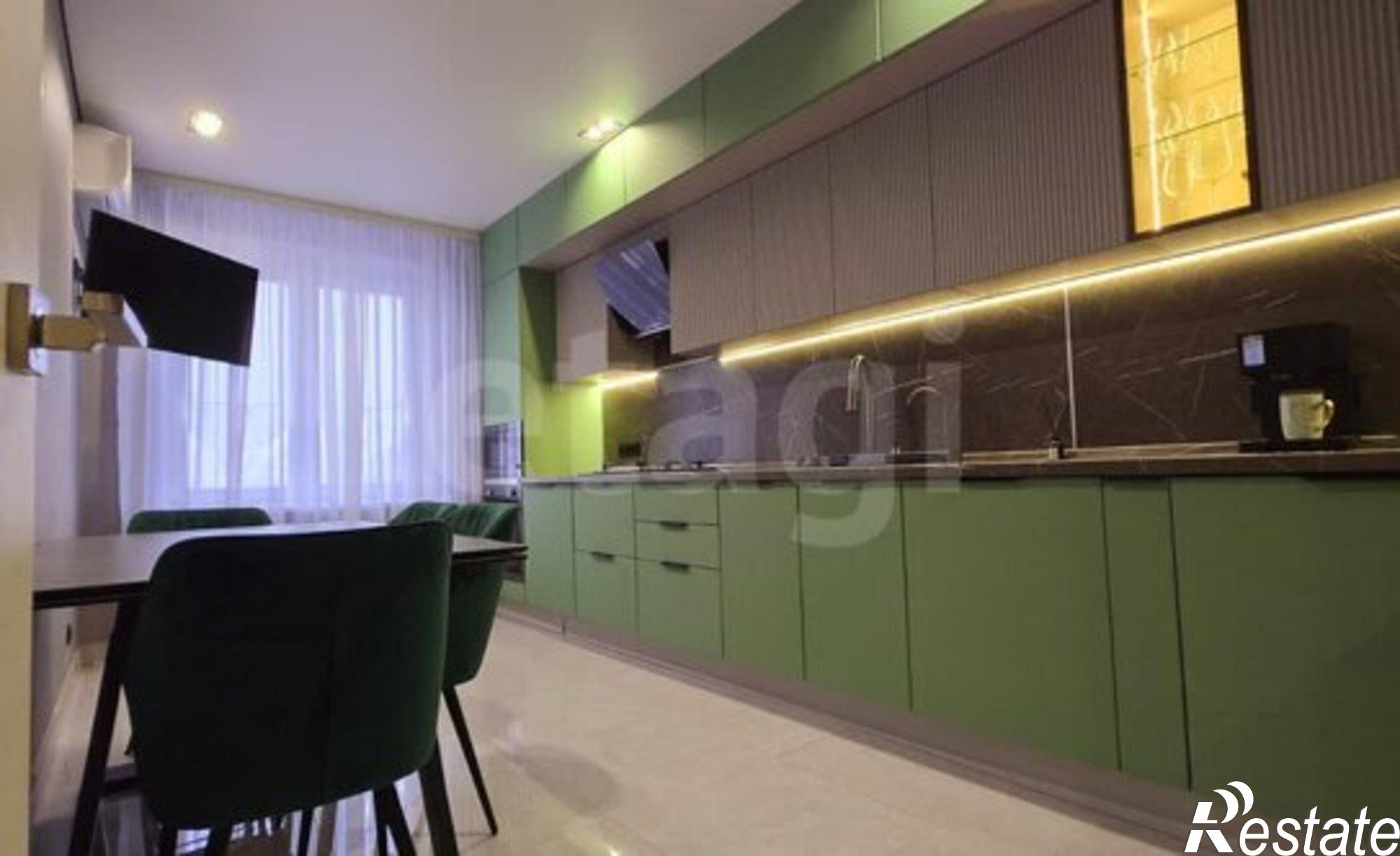 Купить квартиру за 13 700 000 рублей на улица Налбандяна, 92/24