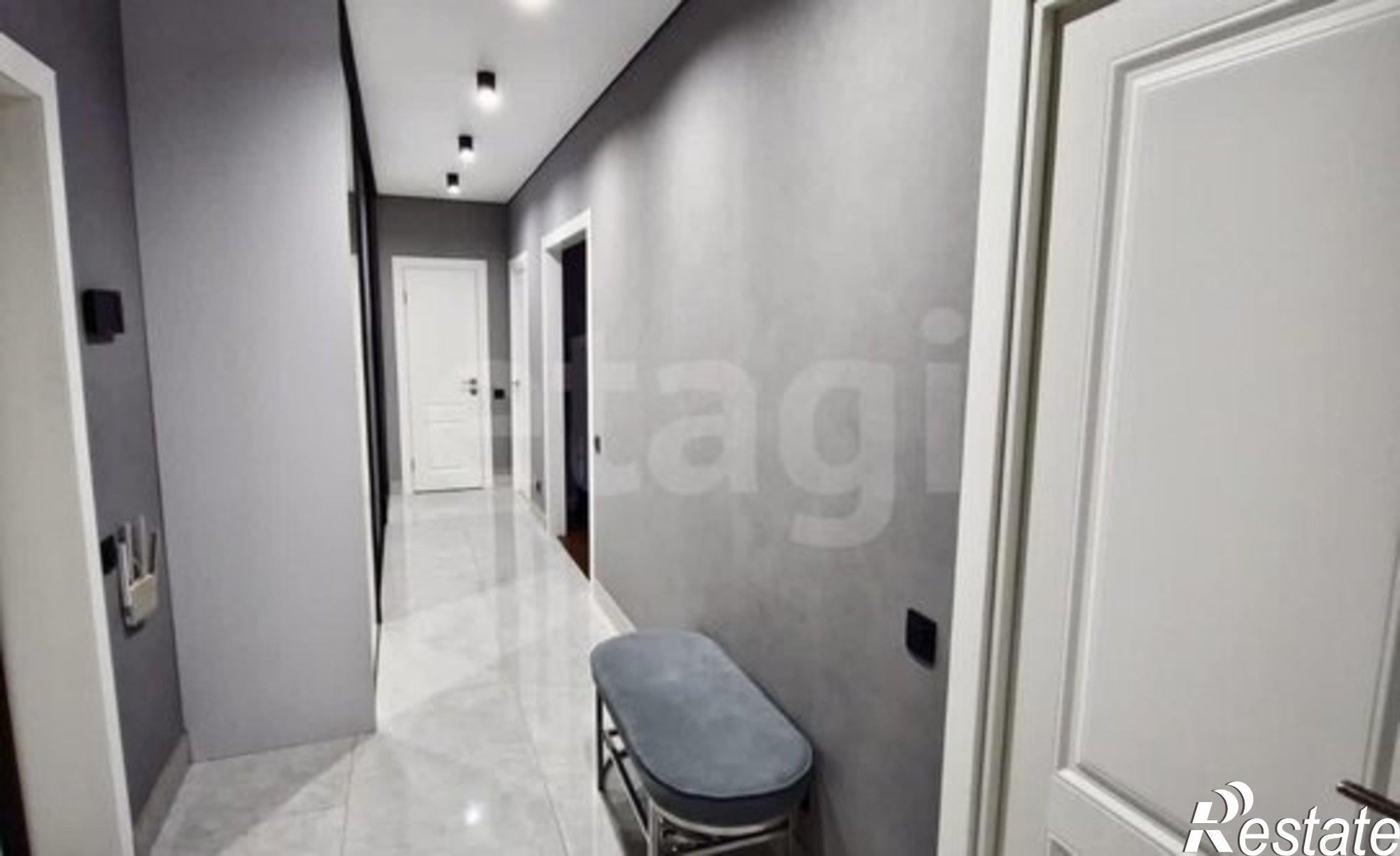 Купить квартиру за 13 700 000 рублей на улица Налбандяна, 92/24