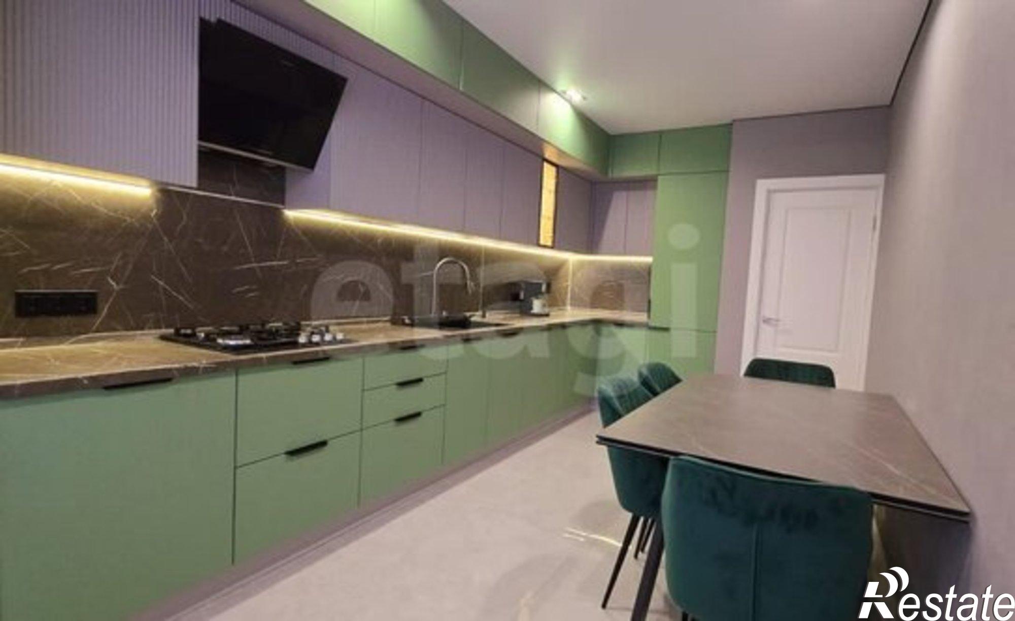 Купить квартиру за 13 700 000 рублей на улица Налбандяна, 92/24