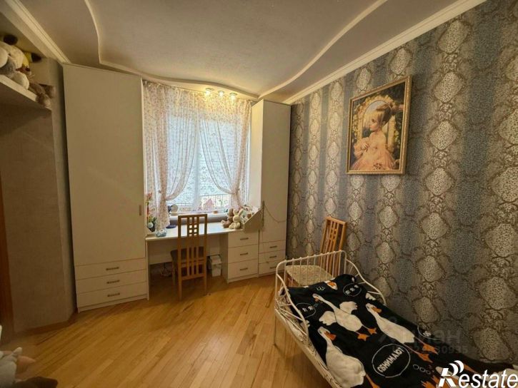 4-комн квартира ул Жмайлова, 27,  д. 27