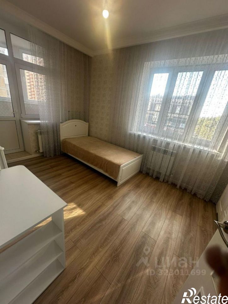 3-комн квартира улица Подвойского, 60,  д. 60