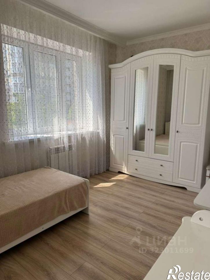 3-комн квартира улица Подвойского, 60,  д. 60