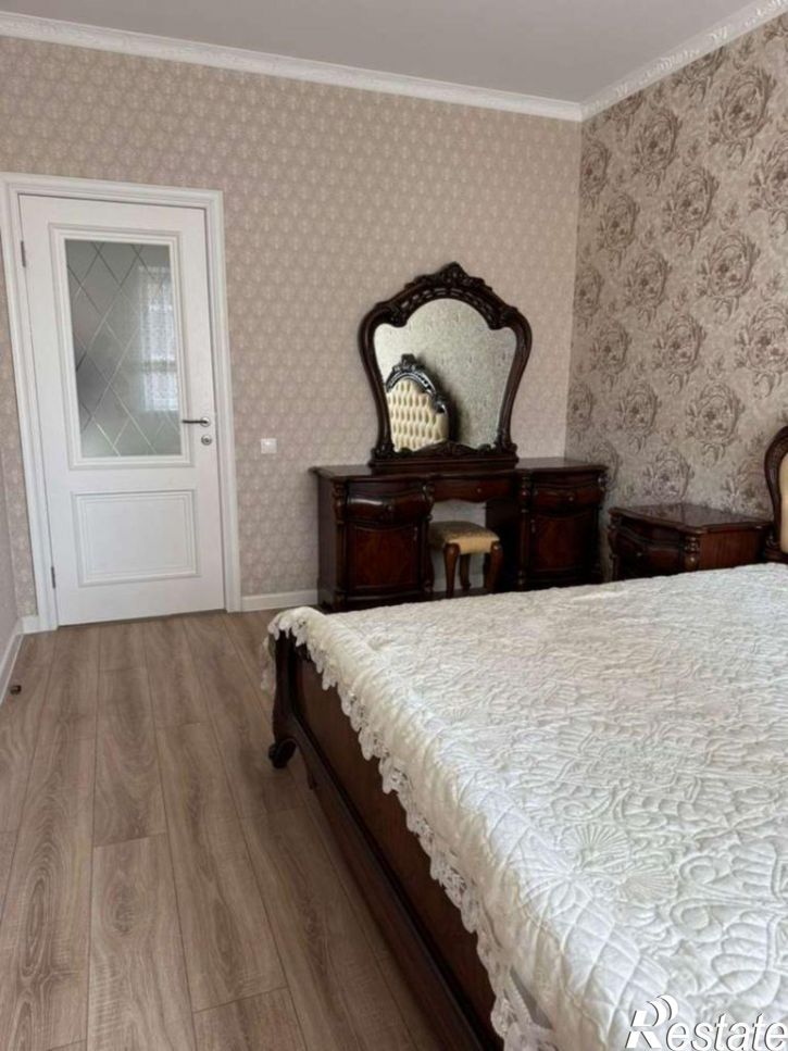 3-комн квартира улица Подвойского, 60,  д. 60