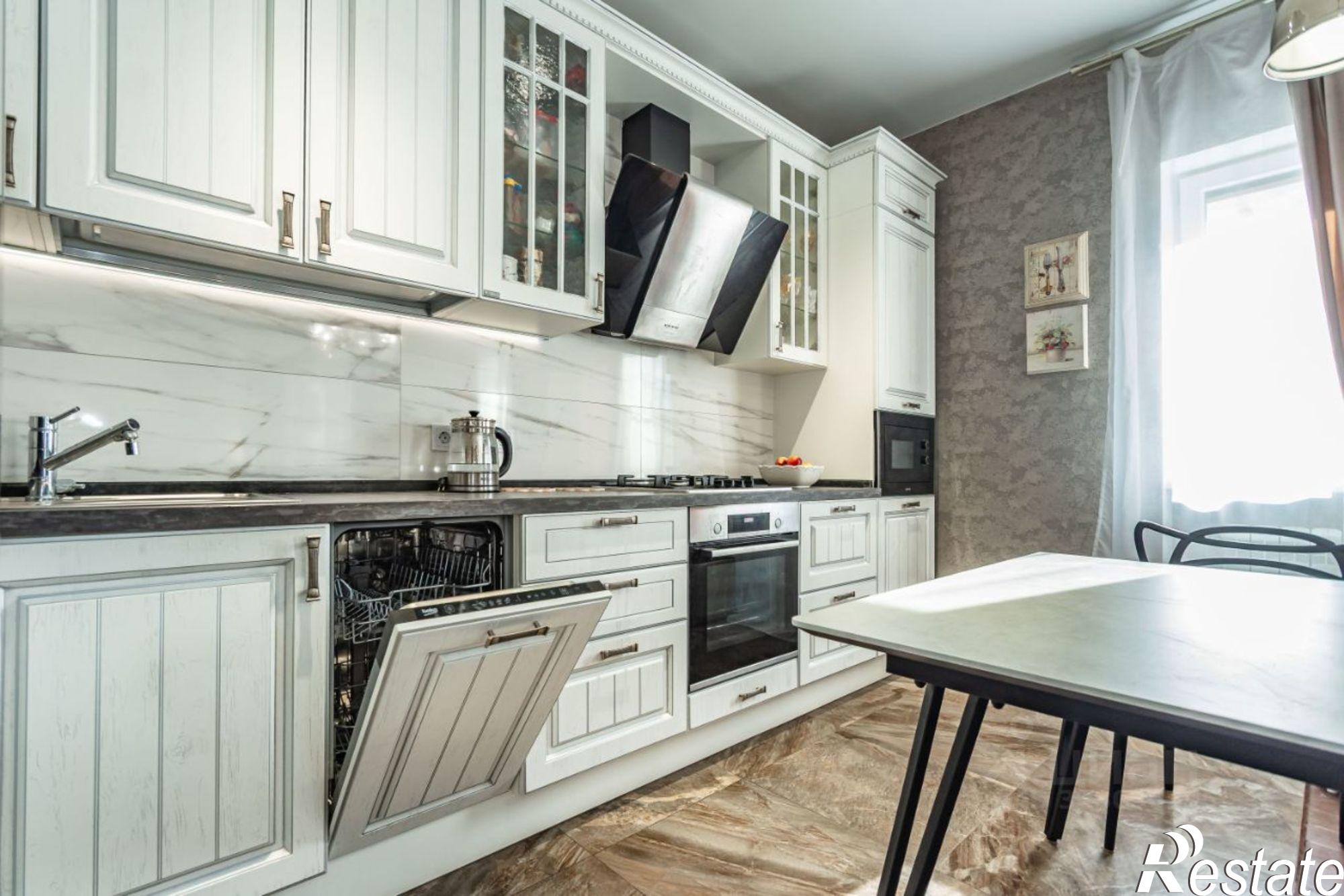 Купить квартиру за 24 000 000 рублей на улица Шаумяна, 40