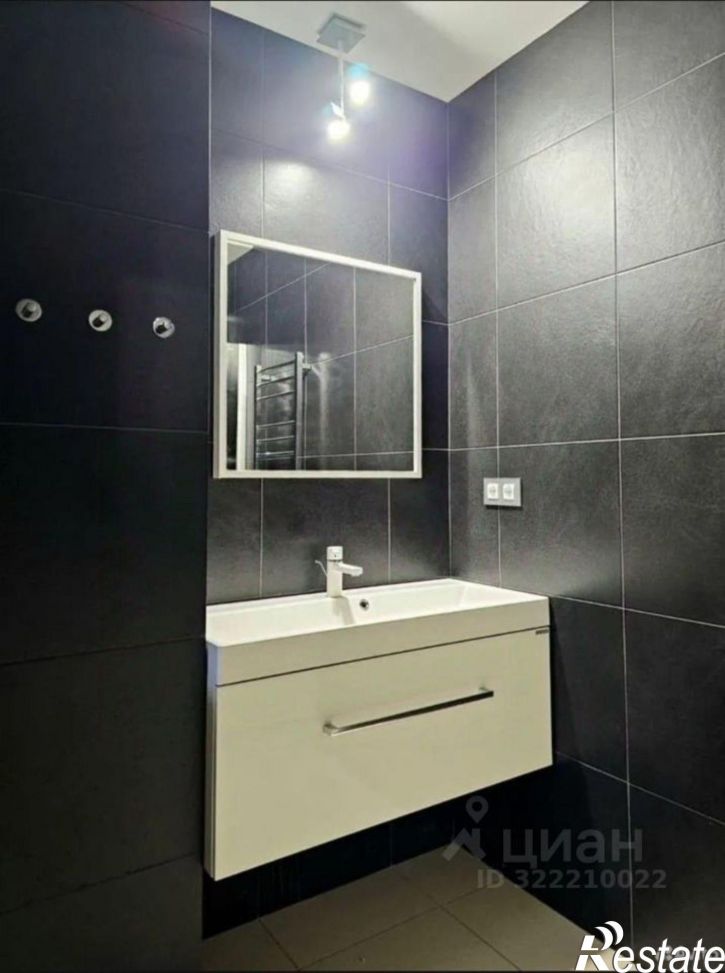 4-комн квартира улица Зорге, 11/1,  д. 11/1