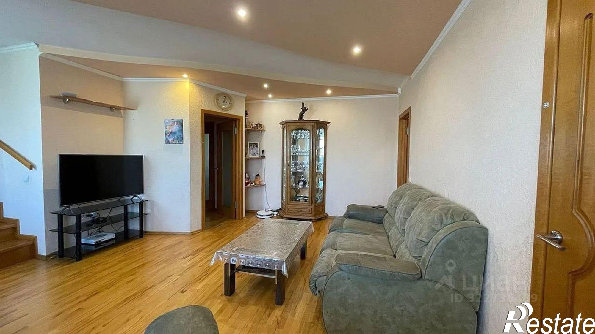 Купить квартиру за 9 900 000 рублей на проспект Стачки, 208