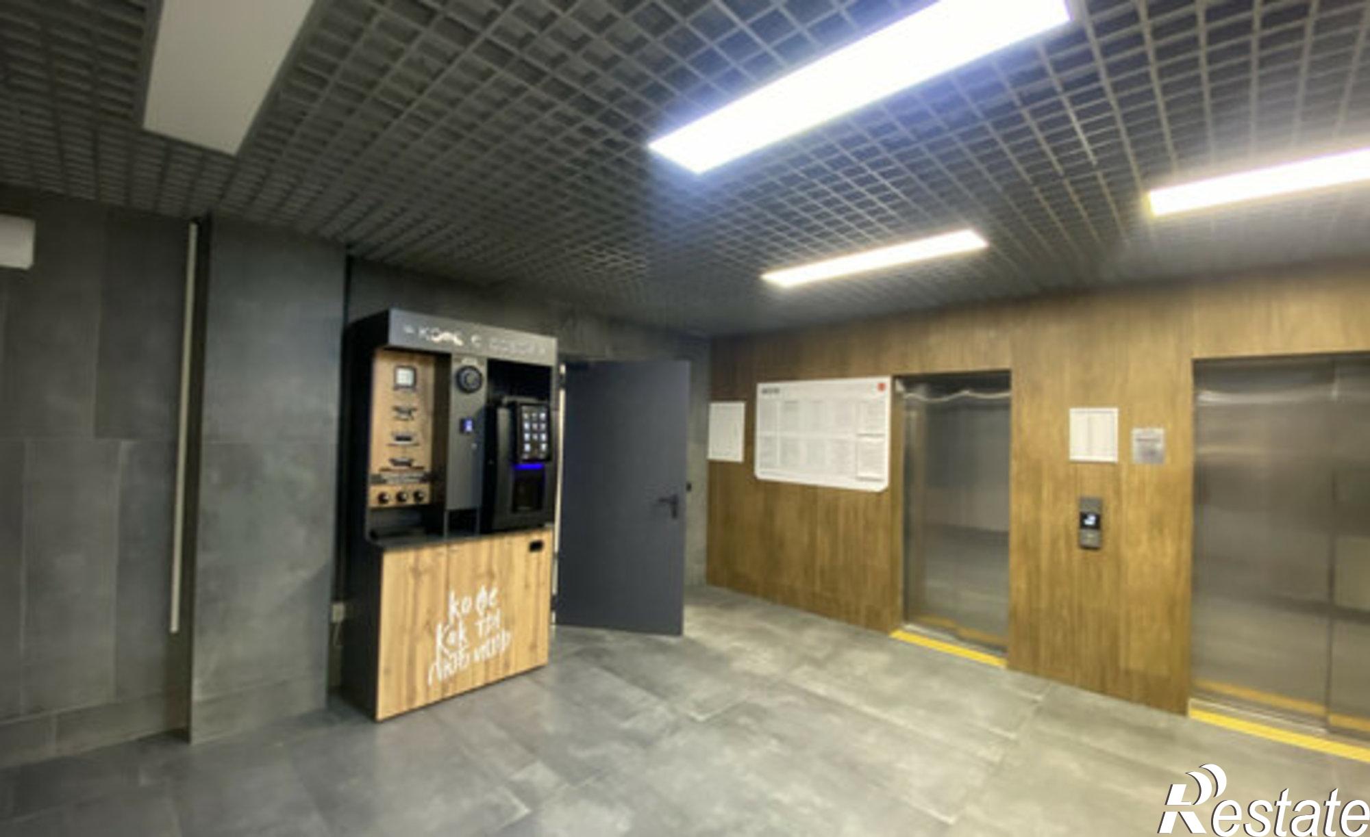 Купить квартиру за 8 200 000 рублей на пр-кт Сиверса, 30