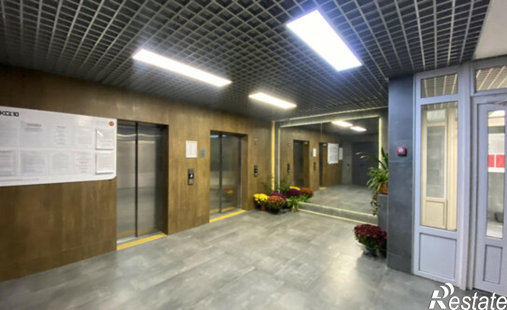 Купить квартиру за 8 200 000 рублей на пр-кт Сиверса, 30