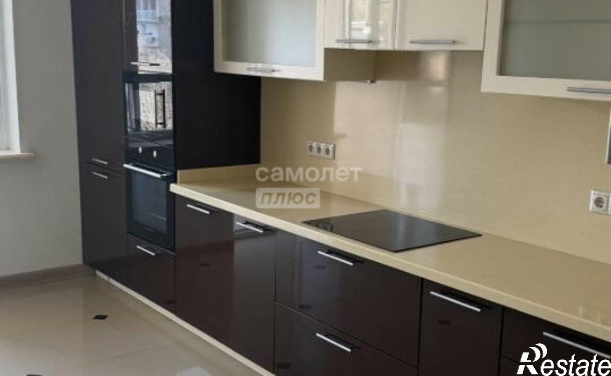 Купить квартиру за 25 700 000 рублей на Кировский проспект, 46