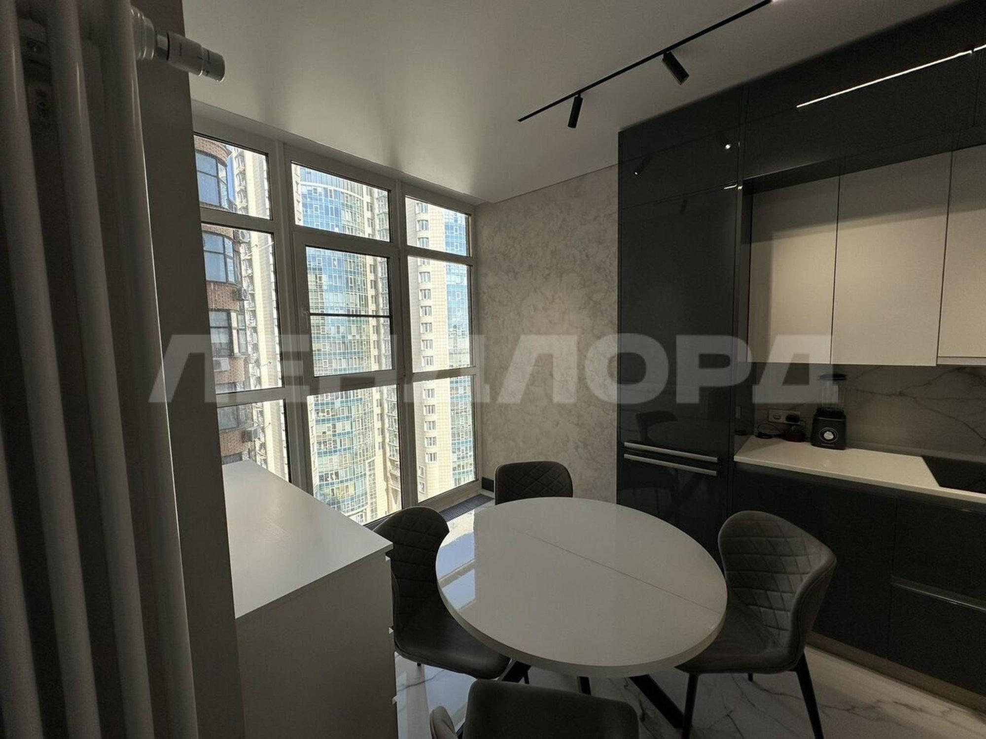 Купить квартиру за 17 000 000 рублей на Кировский проспект, 46