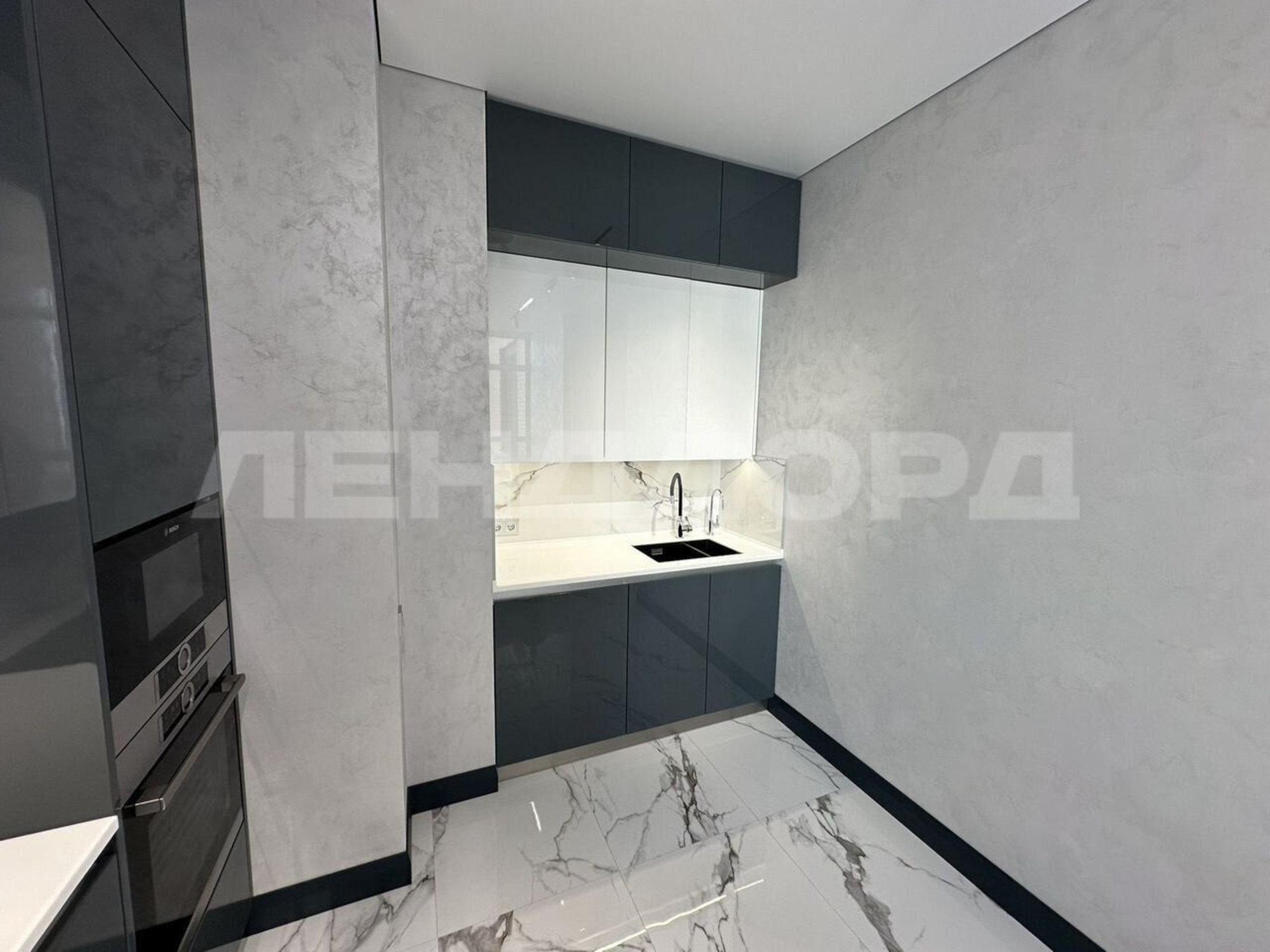 Купить квартиру за 17 000 000 рублей на Кировский проспект, 46