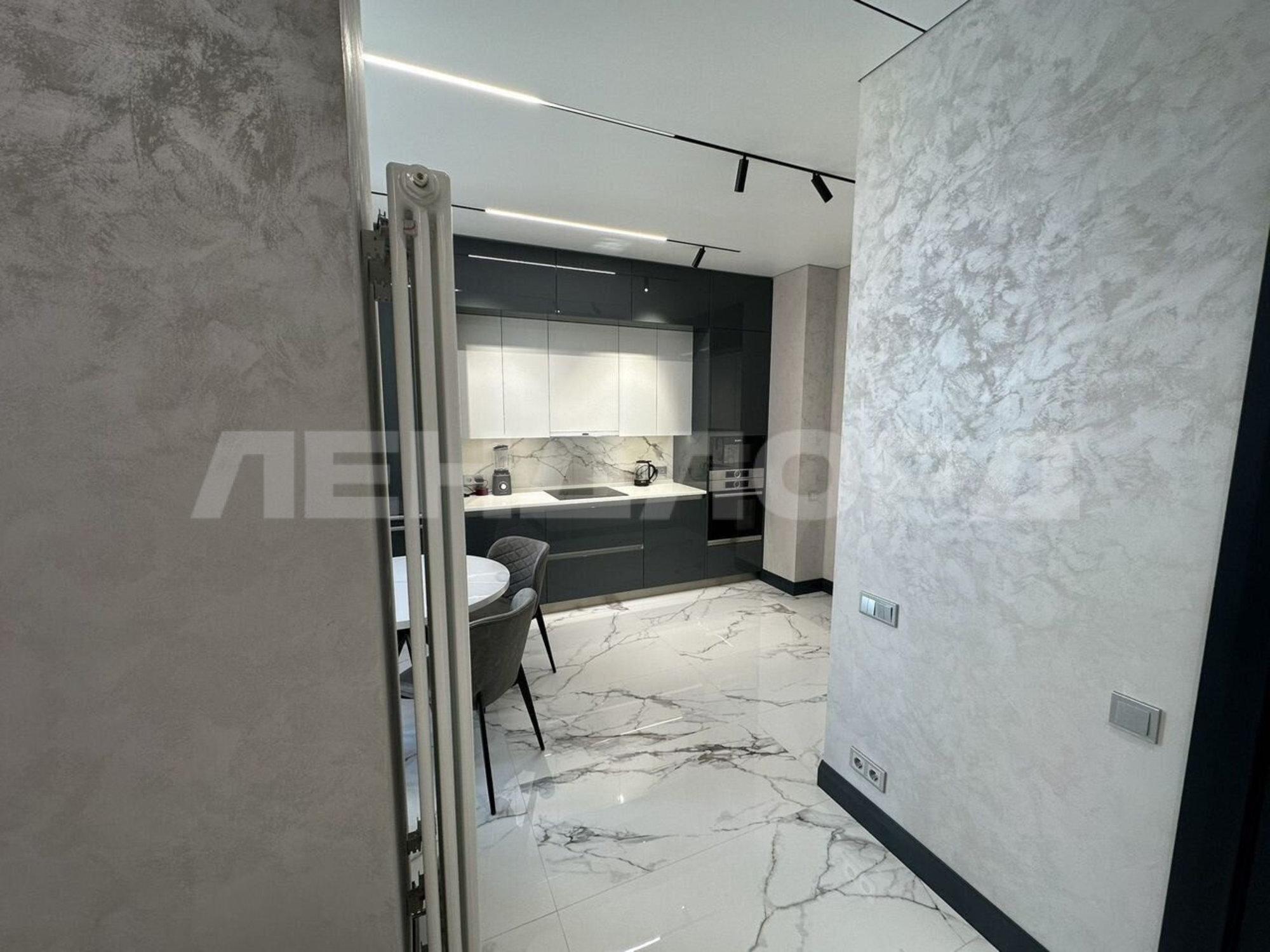 Купить квартиру за 17 000 000 рублей на Кировский проспект, 46