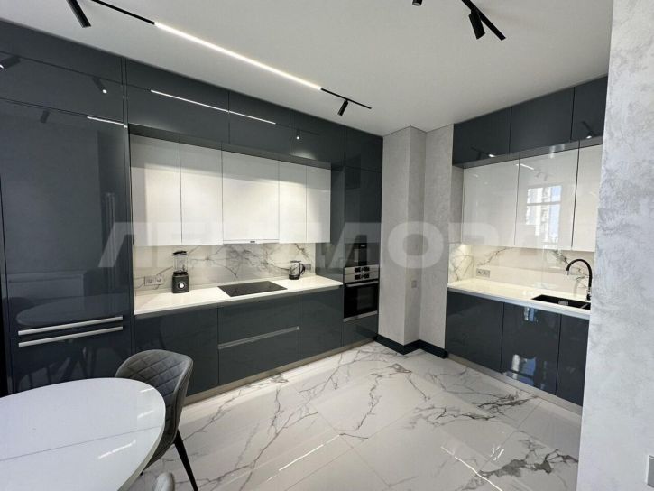 2-комн квартира Кировский проспект, 46