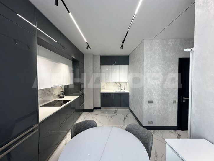 2-комн квартира Кировский проспект, 46