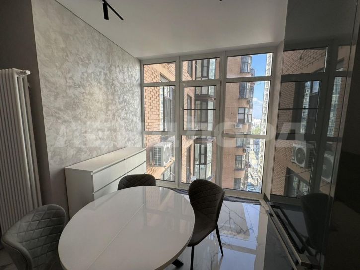 2-комн квартира Кировский проспект, 46