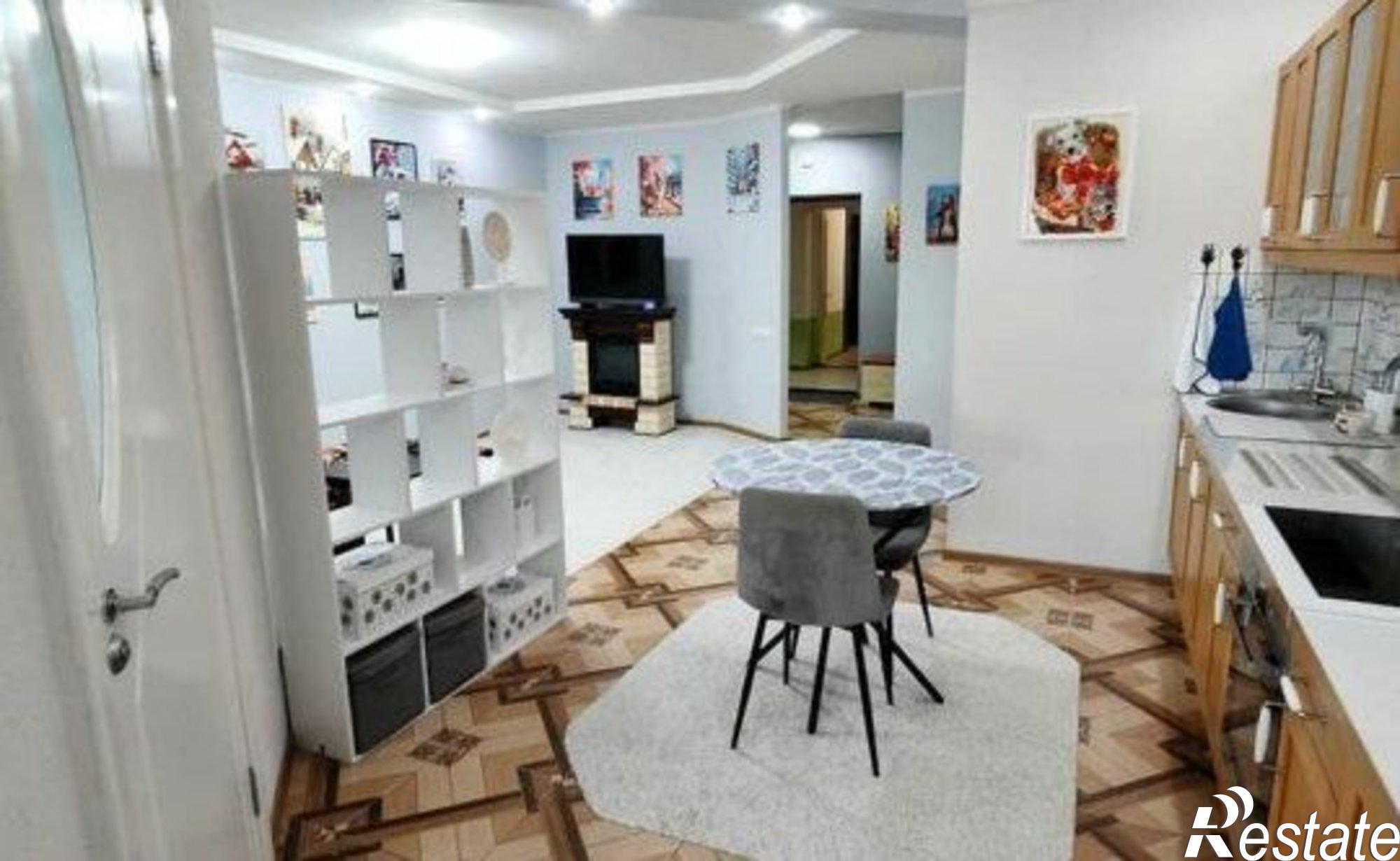 Купить квартиру за 8 600 000 рублей на Театральный пр-кт, 1