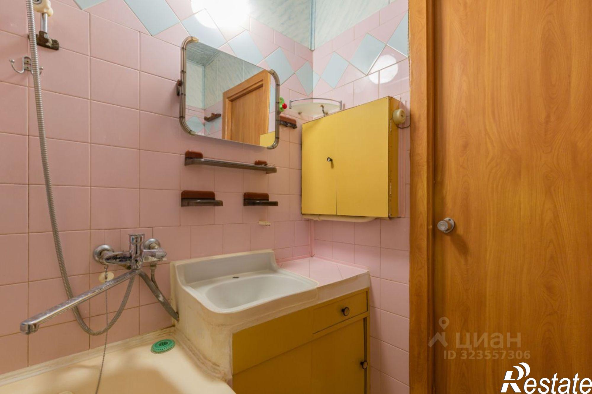 Сдать квартиру за 25 000 рублей на бульвар Комарова, 1