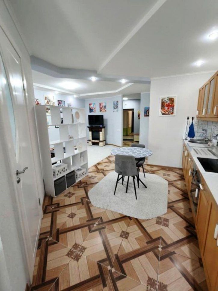 1-комн квартира Театральный пр-кт, 2