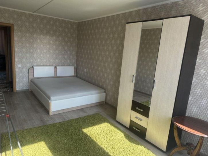 2-комн квартира Космонавтов пр-кт, 27