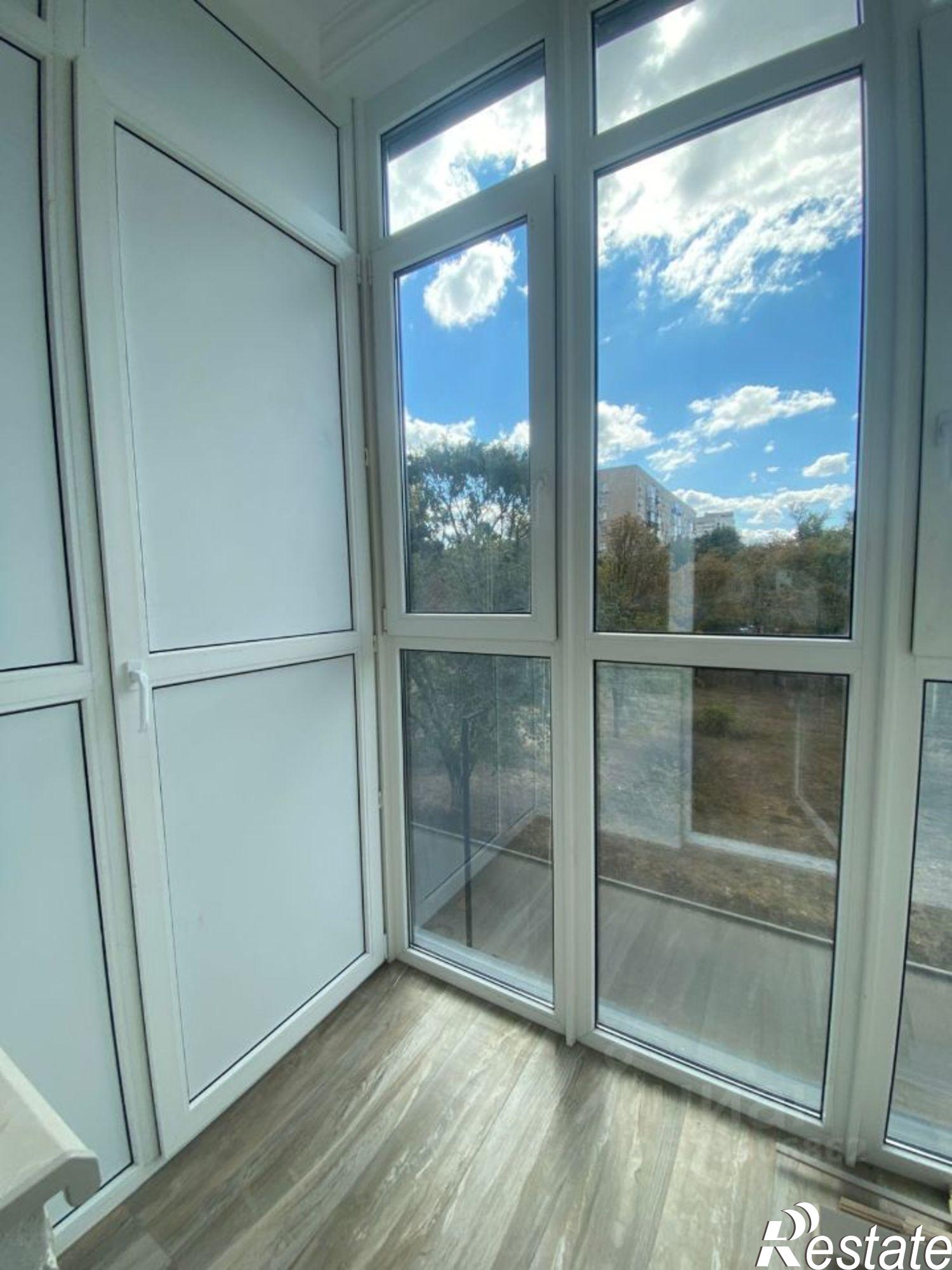 Купить квартиру за 12 000 000 рублей на проспект Стачки, 200 с1