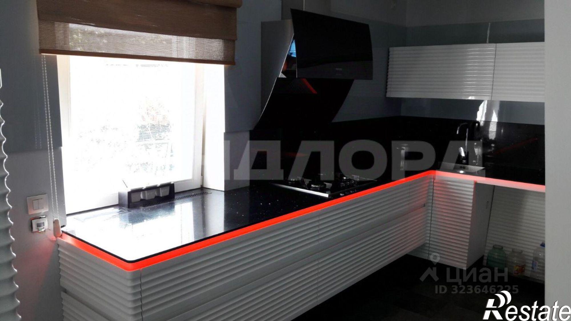 Сдать дачу, дом, коттедж за 150 000 рублей на Деловая улица, 50