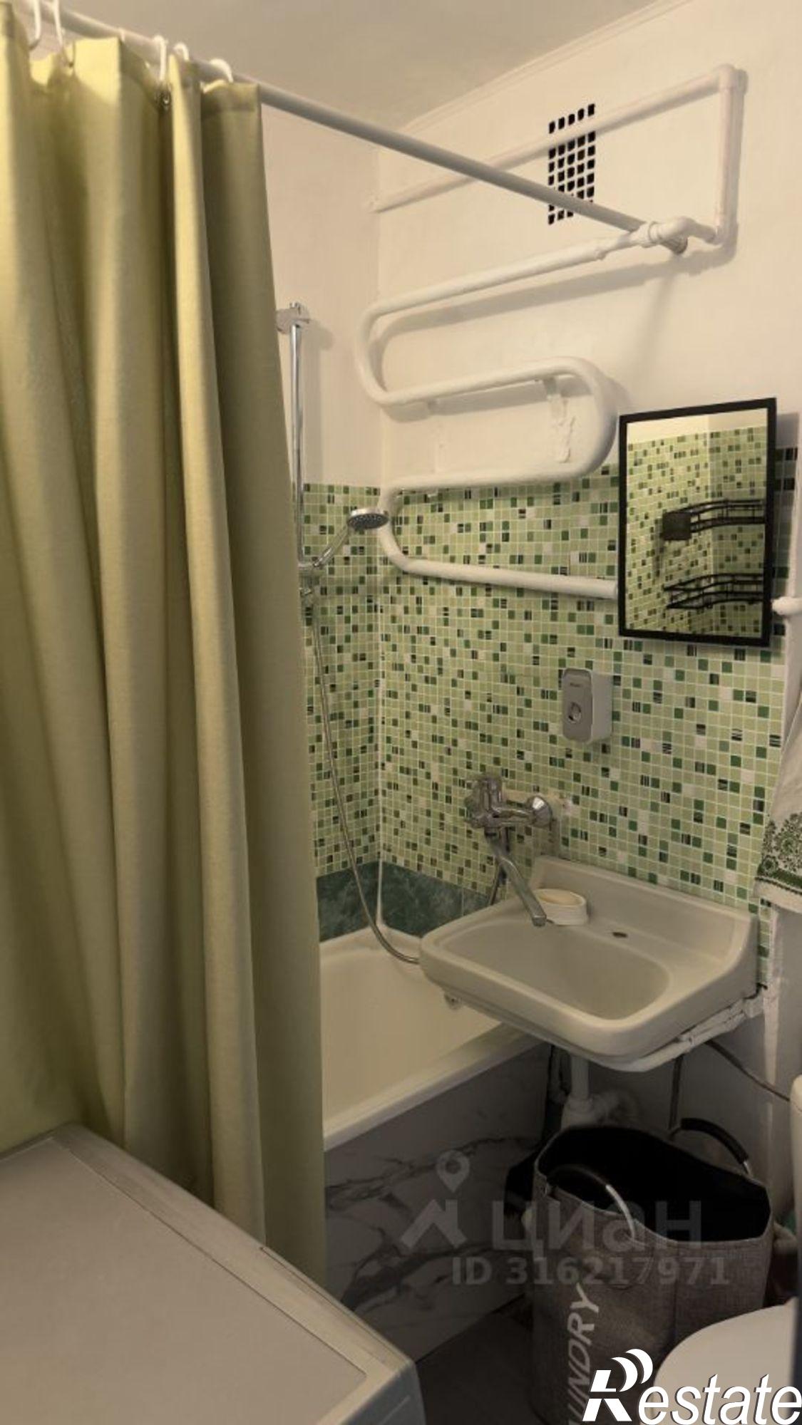 Сдать квартиру за 28 000 рублей на улица Ларина, 15/2