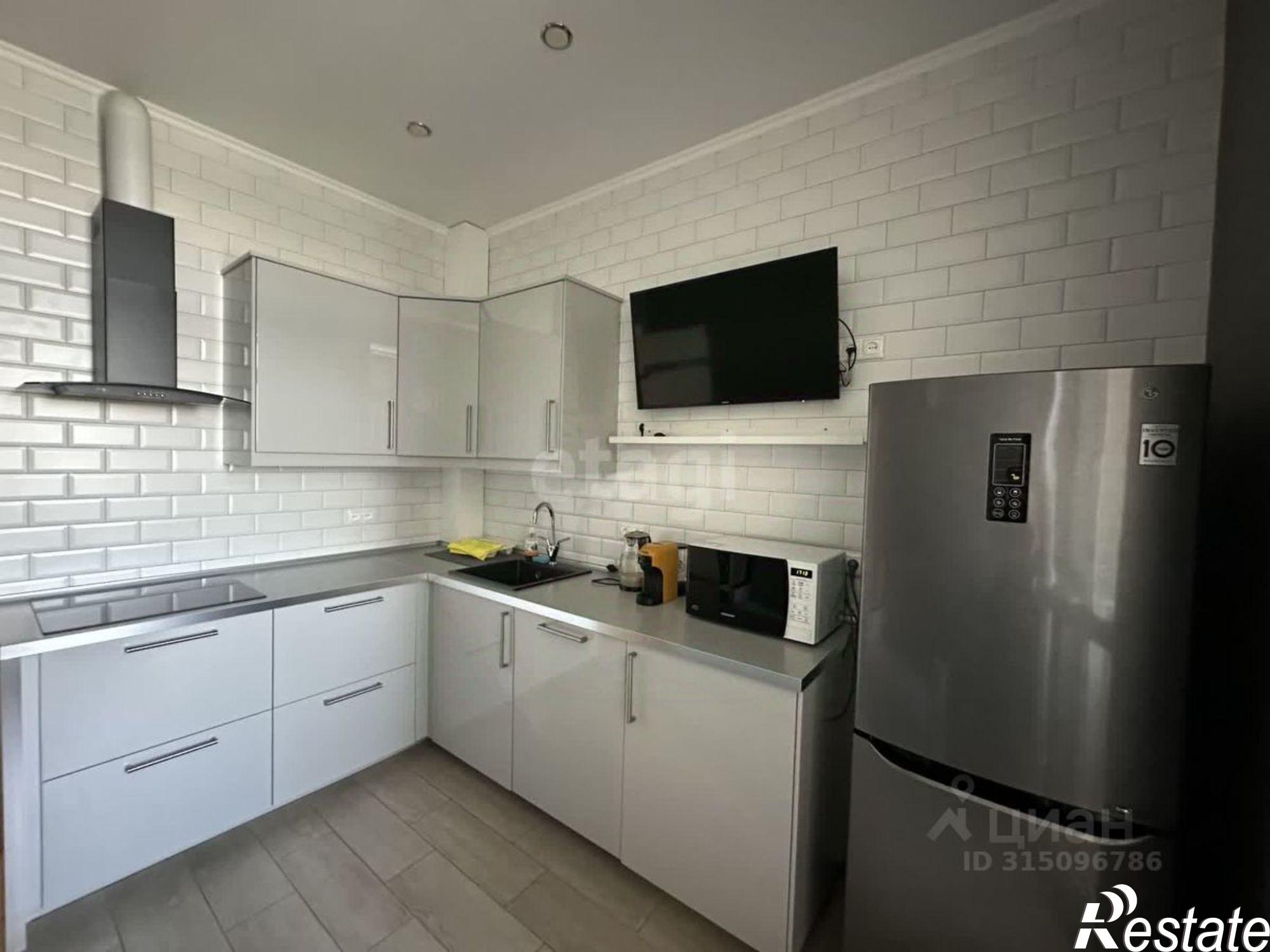 Сдать квартиру за 90 000 рублей на Буденновский пр-кт, 2а/23б