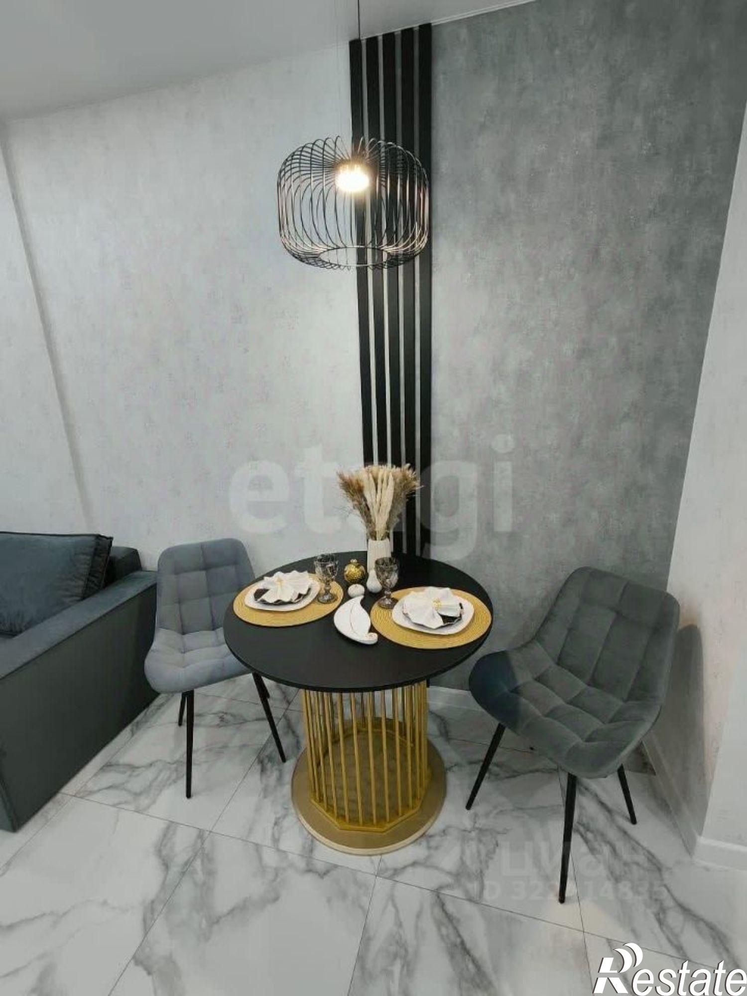 Купить квартиру за 7 820 000 рублей на ул Жмайлова, 19А