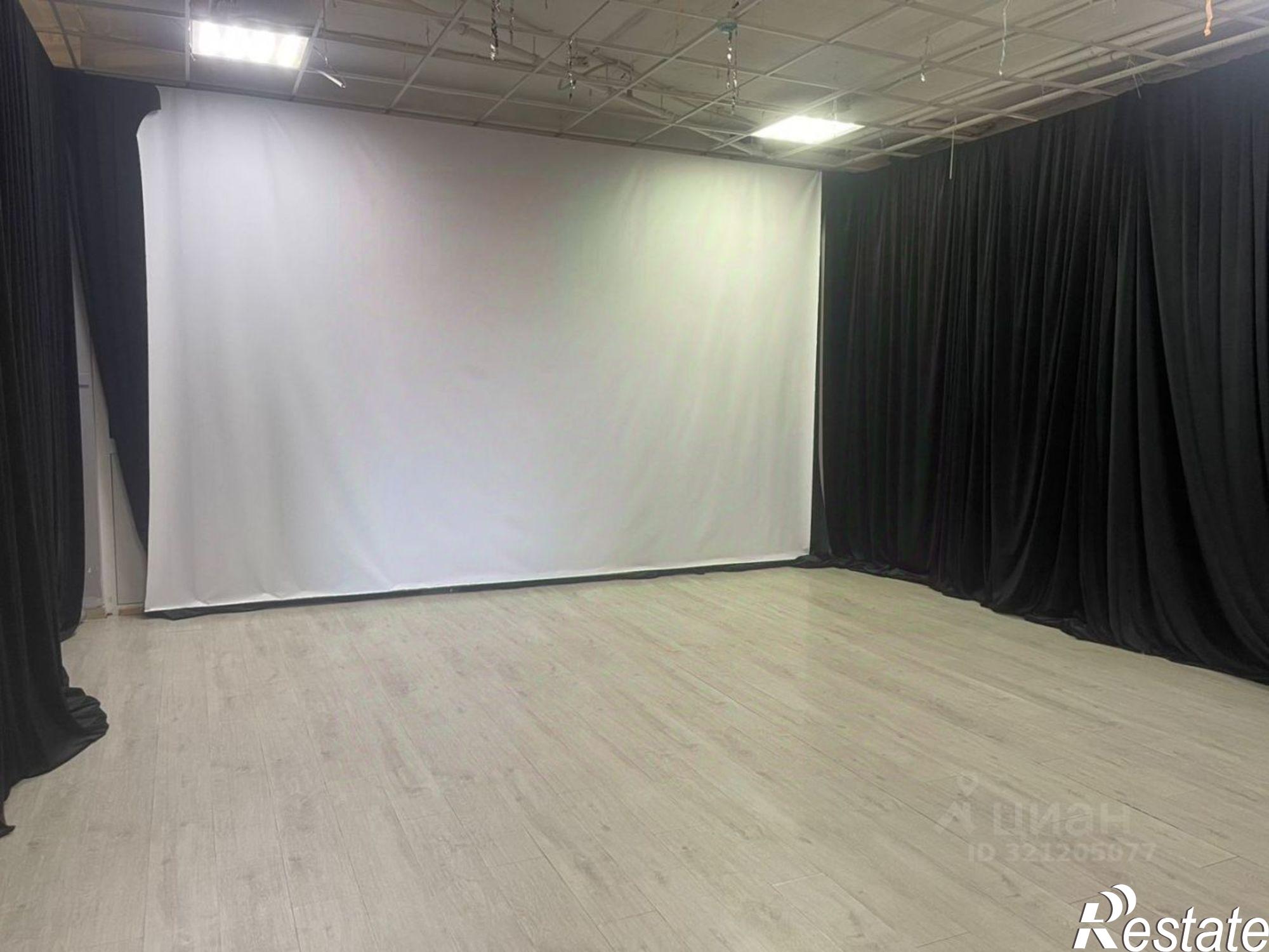 Сдать торговое помещение за 157 500 рублей на Стартовая улица, 2/2