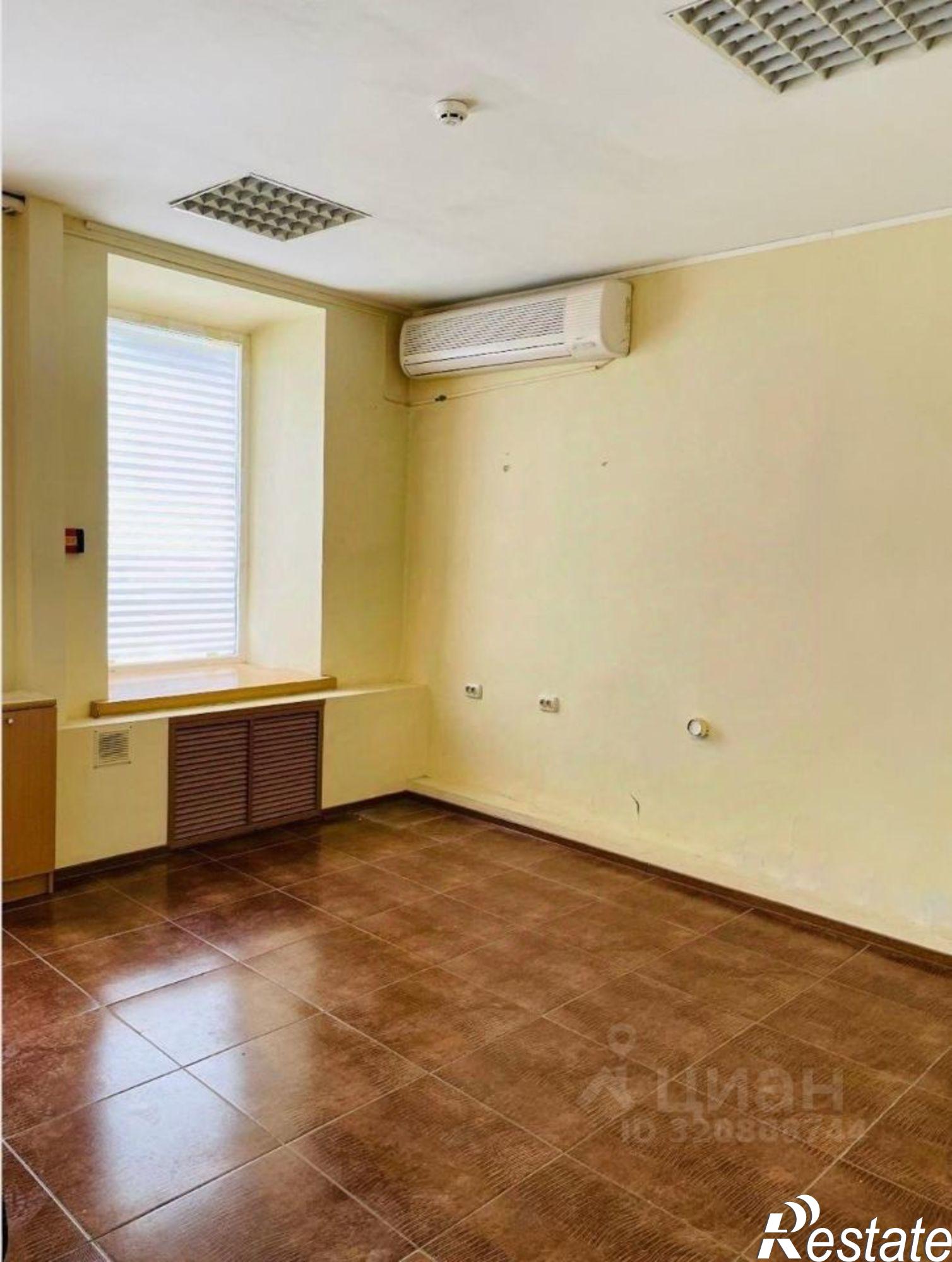 Купить торговое помещение за 16 990 000 рублей на переулок Островского, 63