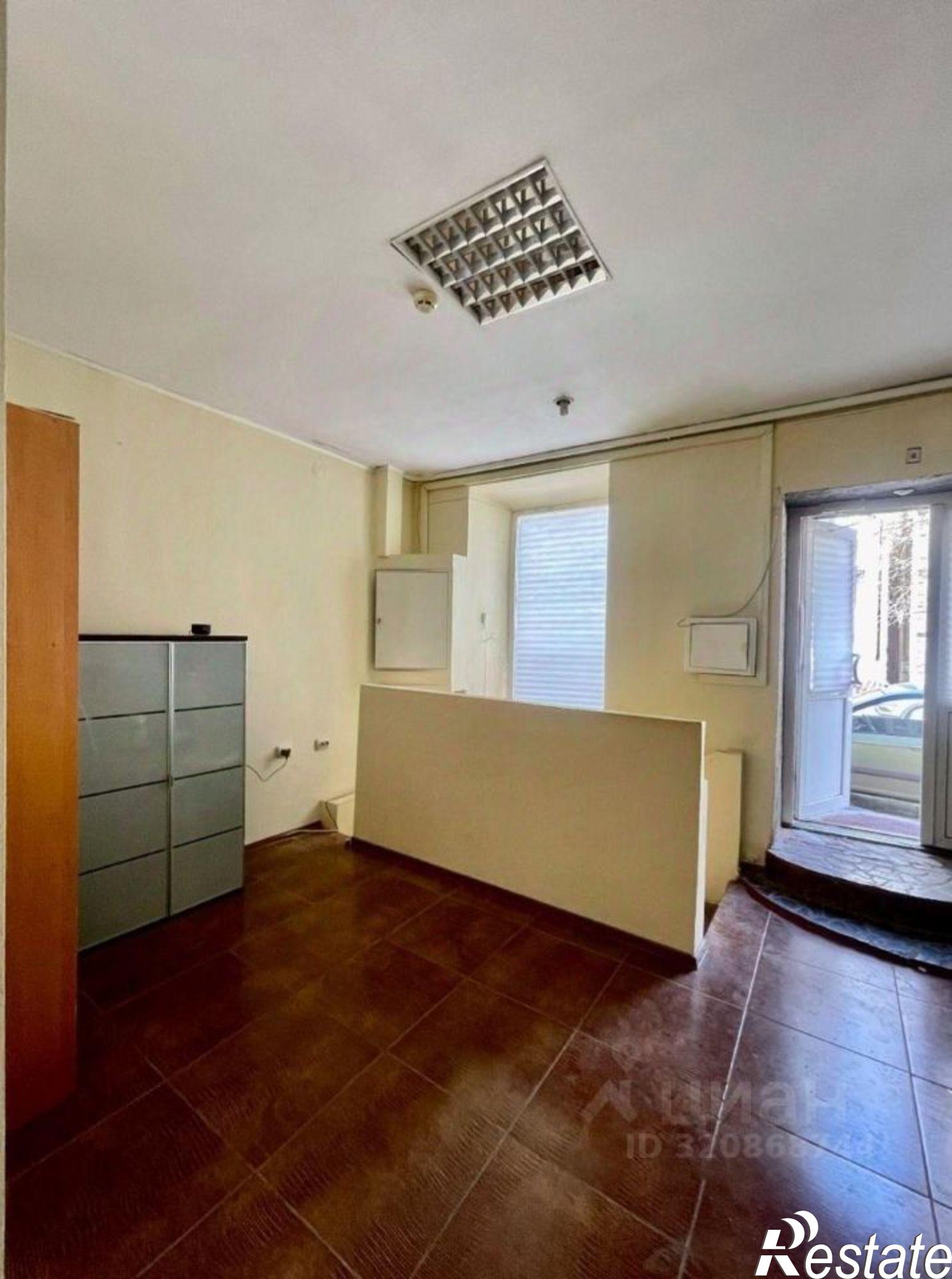 Купить торговое помещение за 16 990 000 рублей на переулок Островского, 63