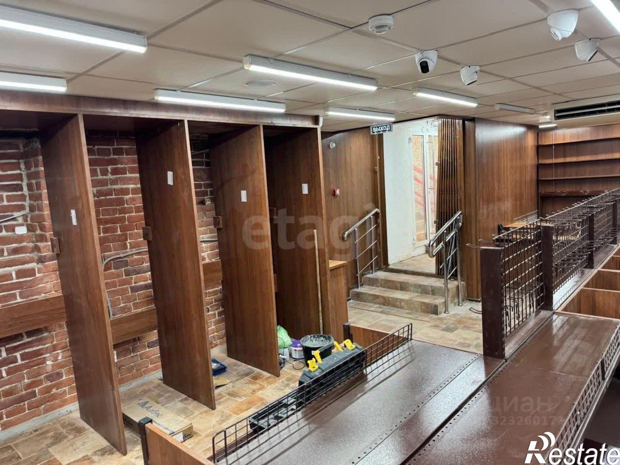 Купить торговое помещение за 11 000 100 рублей на Соборный переулок, 7