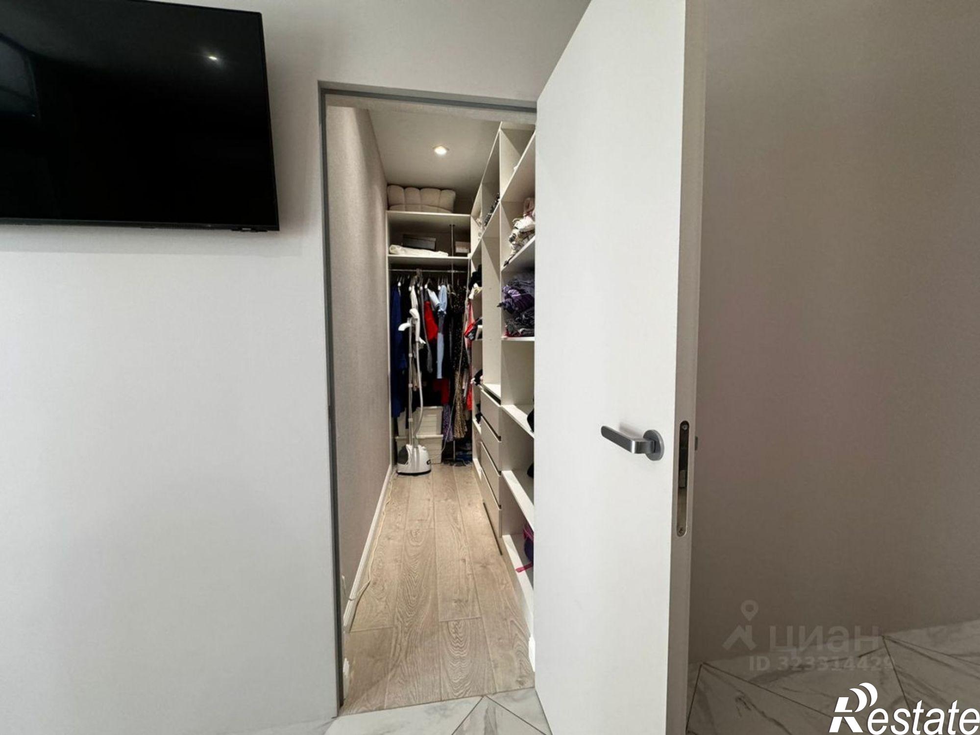 Купить квартиру за 10 590 000 рублей на Красноармейская улица, 94/92