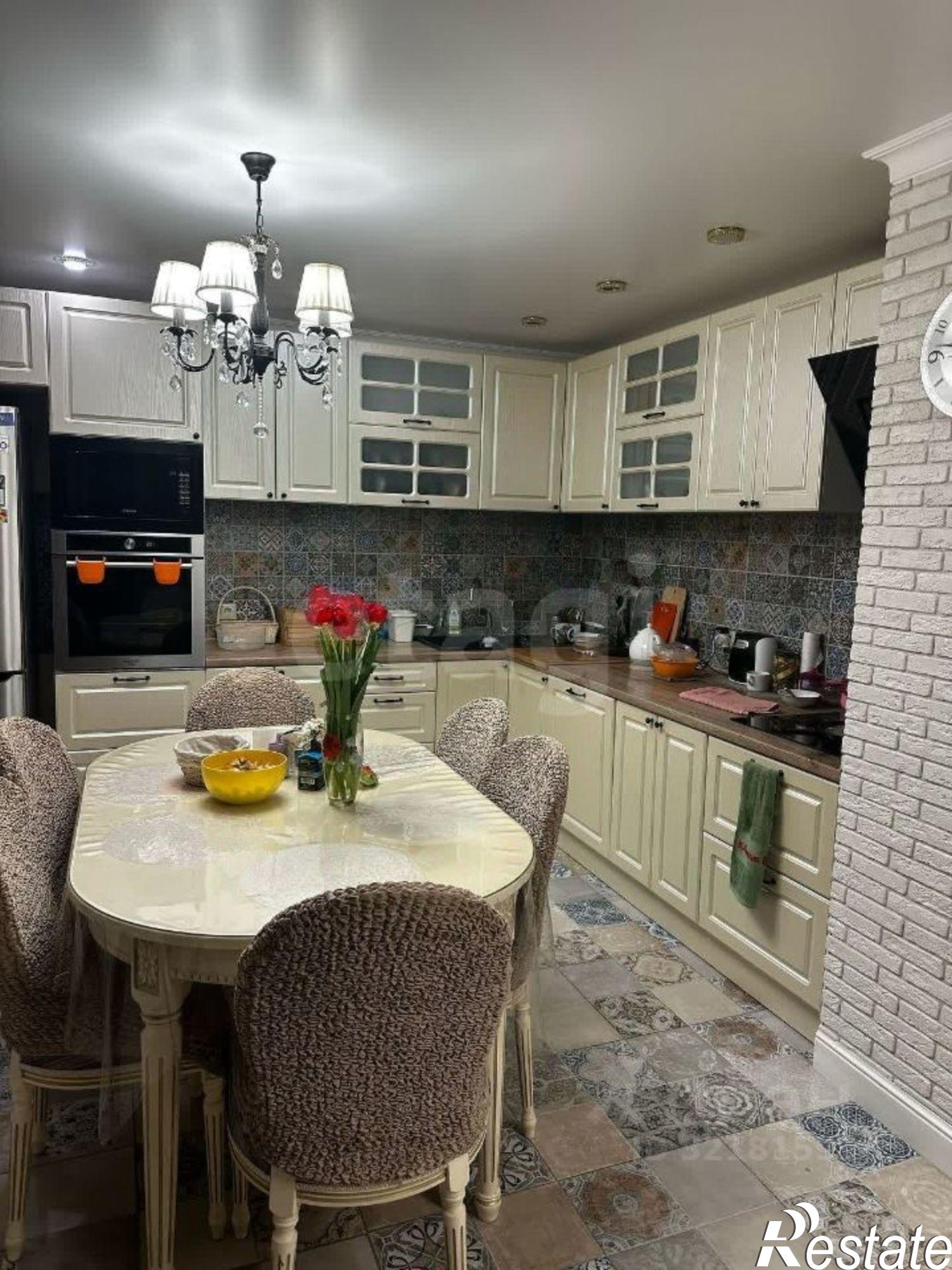 Купить квартиру за 18 300 000 рублей на бульвар Комарова, 1М