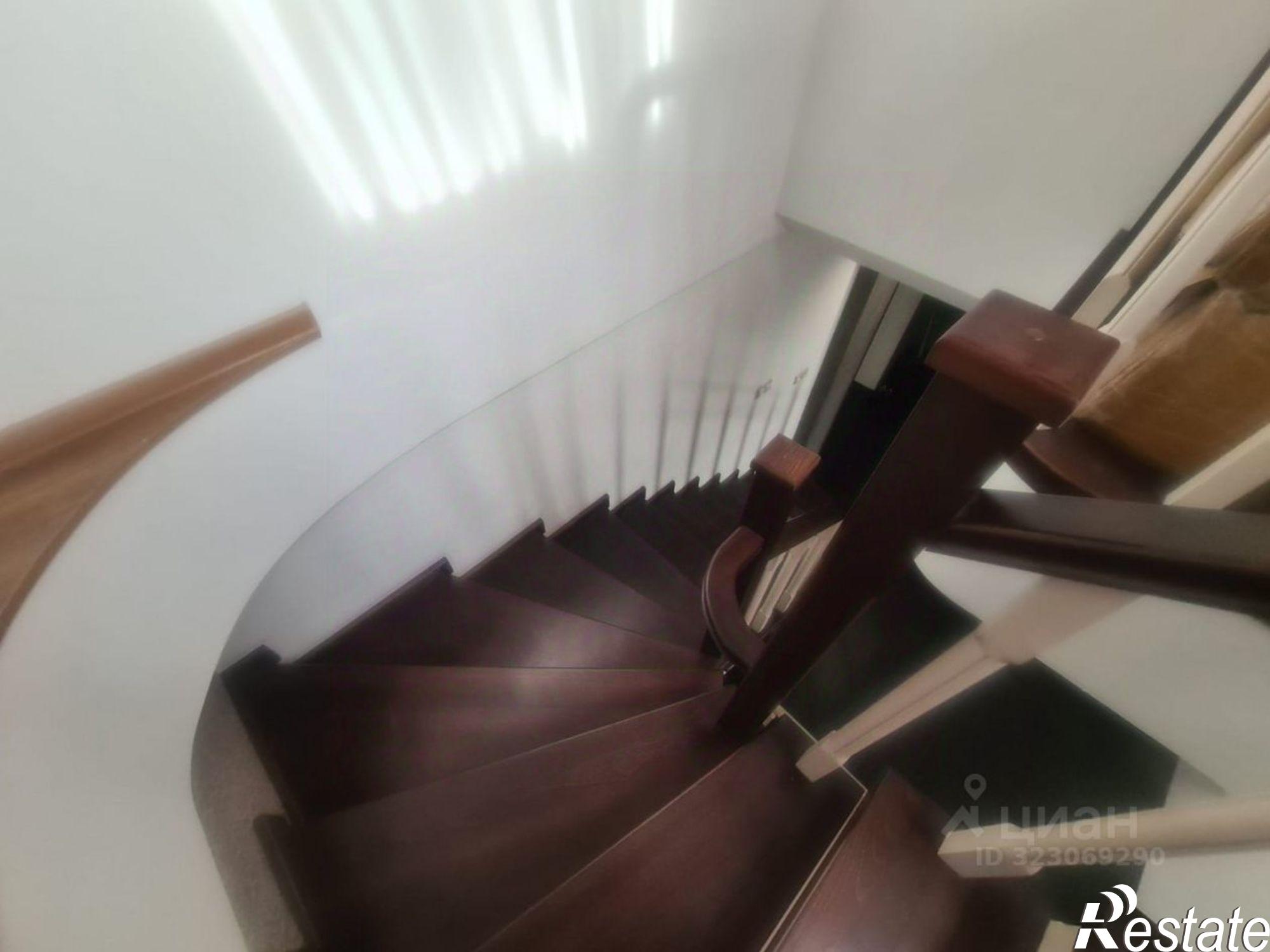 Купить квартиру за 10 000 000 рублей на 14-я линия, 15